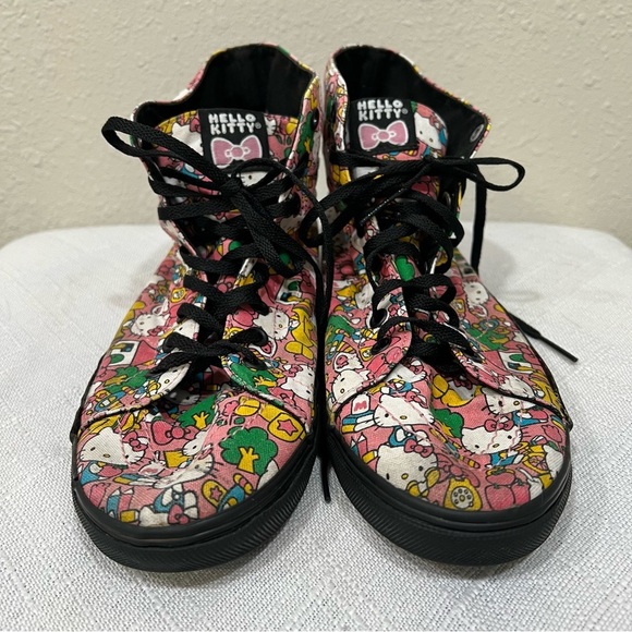 Vans X Hello Kitty Hi Top Shoes Allover Print Men’s Size 8.5 Women’s Size 10 GUC - Picture 3 of 10